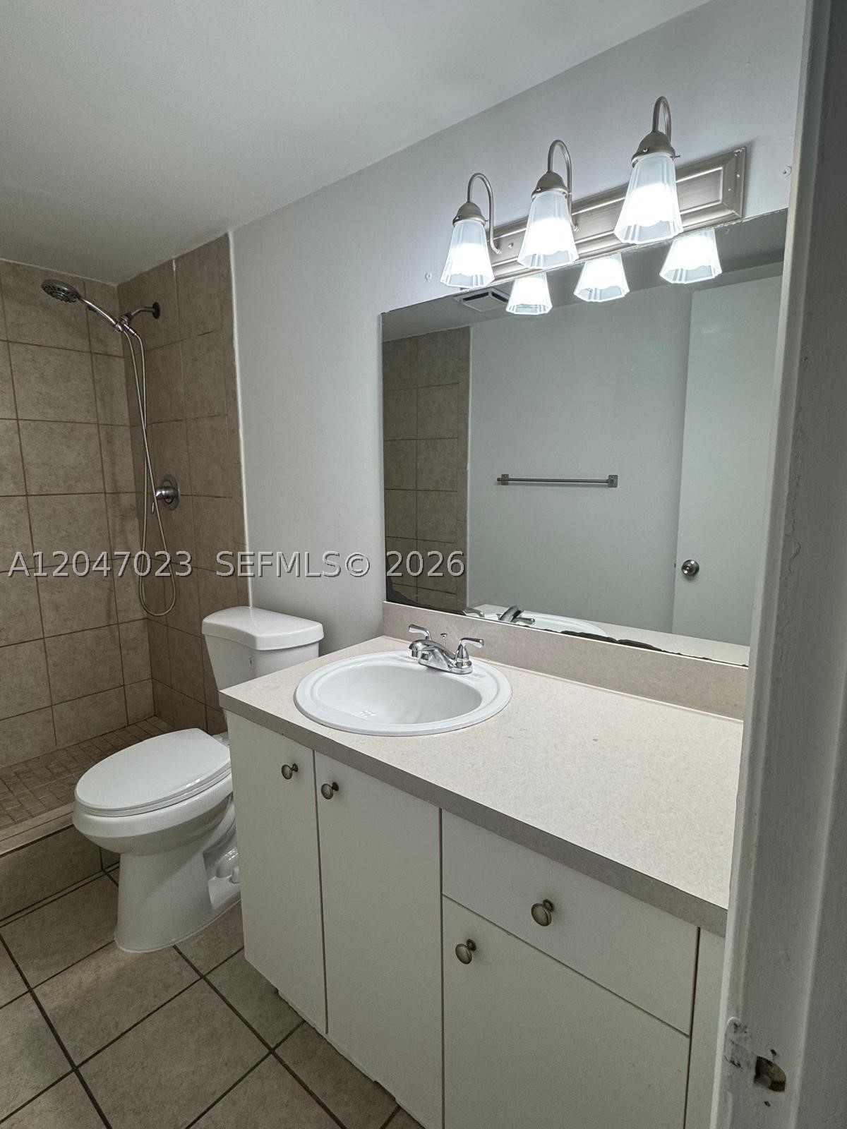 411 Executive Center Dr 203 Property Photo 6