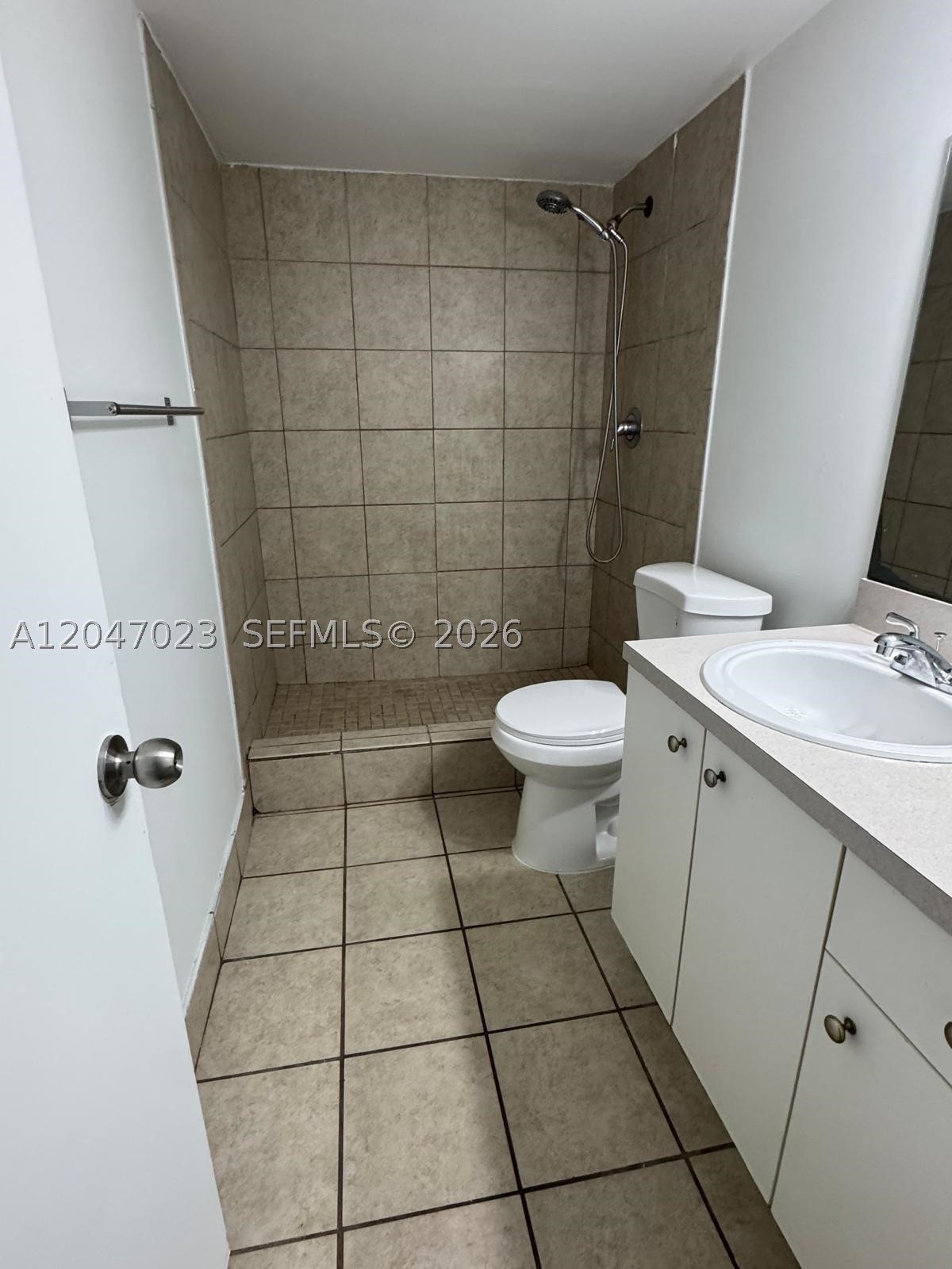 411 Executive Center Dr 203 Property Photo 7