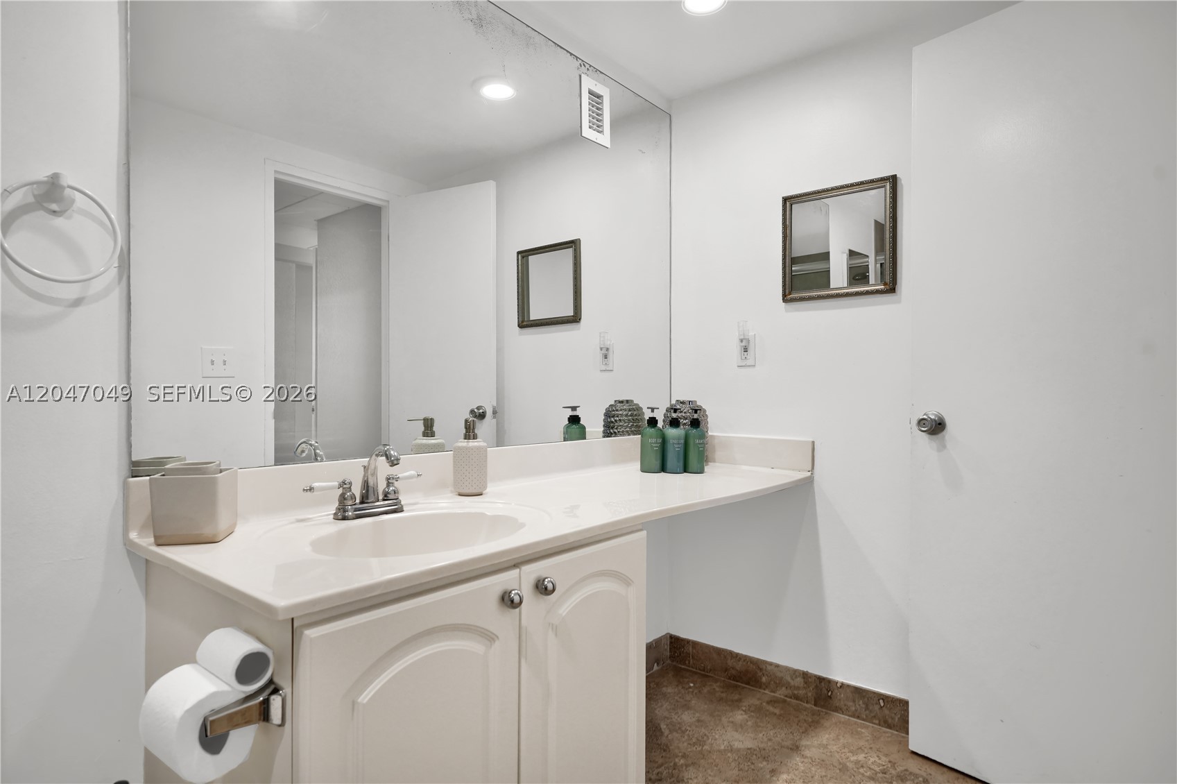 4001 S Ocean Dr 11m Property Photo 14