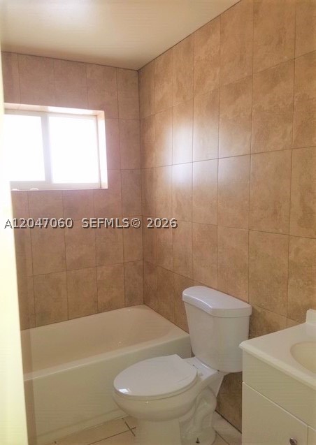 2230 Madison St 14 Property Photo 1