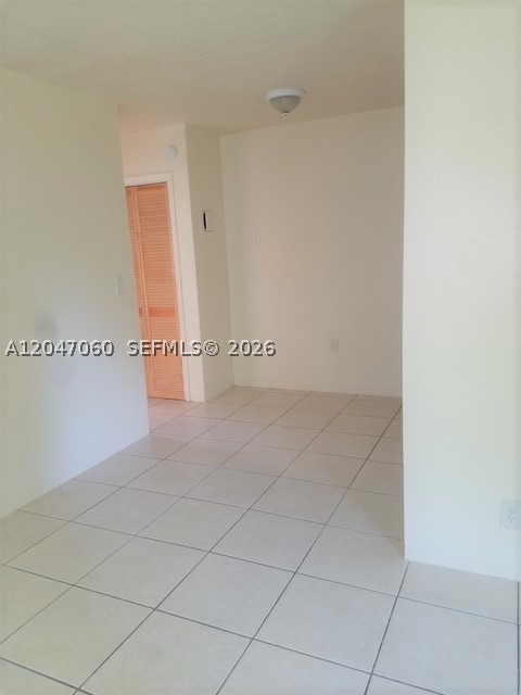 2230 Madison St 14 Property Photo 3