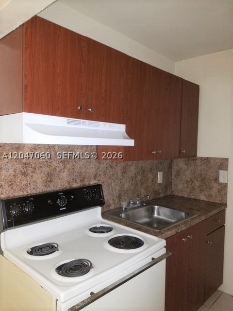 2230 Madison St 14 Property Photo 5