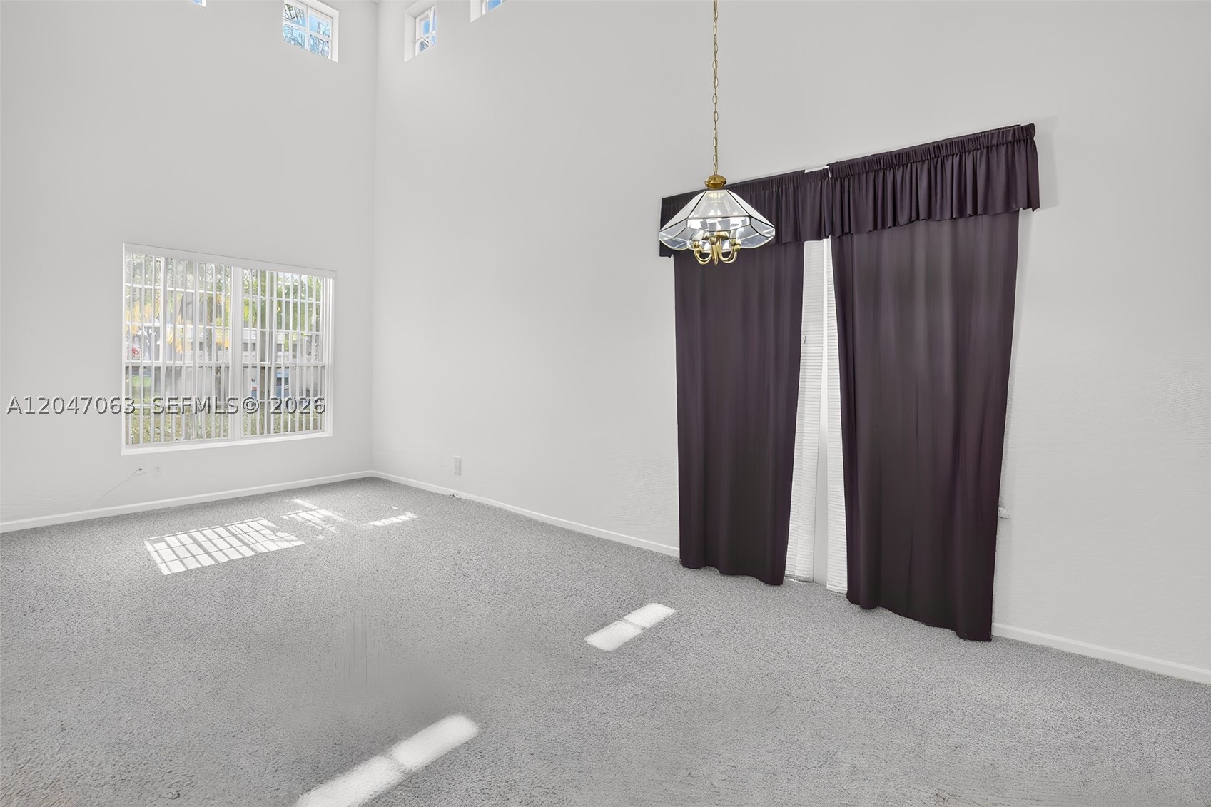 21209 Via Ventura Property Photo 6