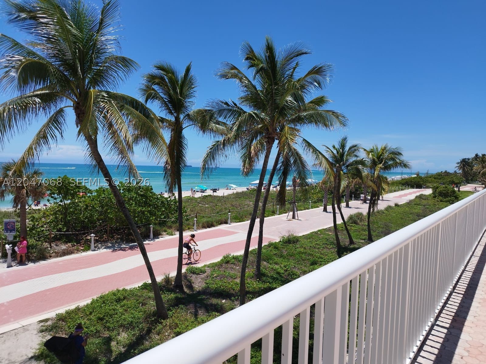 5401 Collins Ave 1110 Property Photo 2