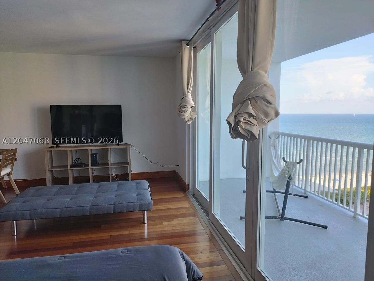 5401 Collins Ave 1110 Property Photo 17