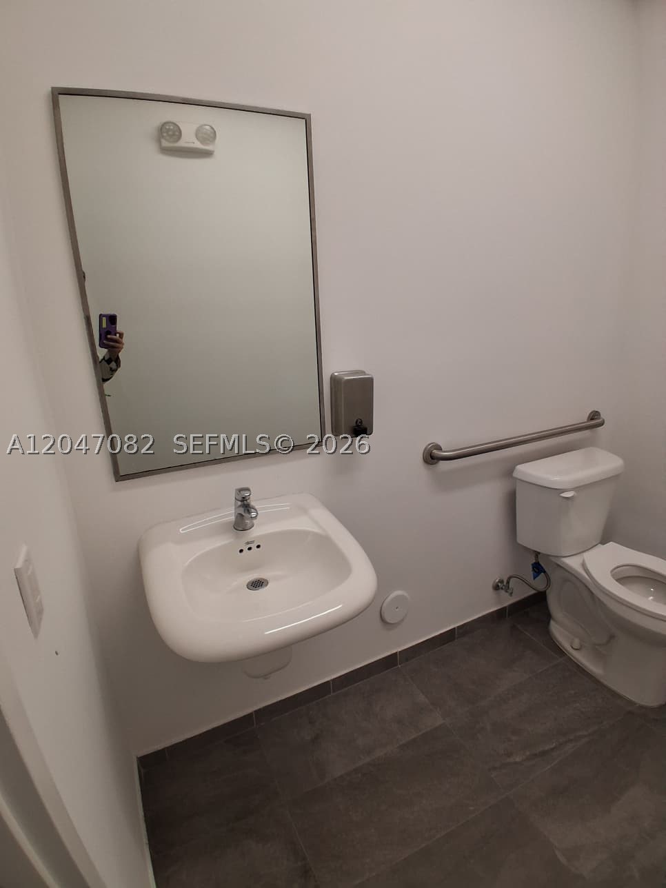 A12047082 Property Photo 12