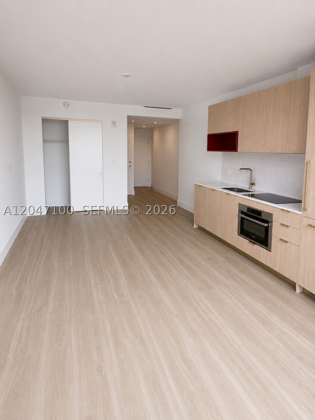 90 Ne 32nd St 1126 Property Photo 3