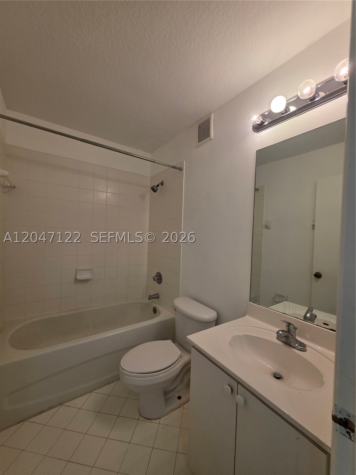 3398 Ne 9th Dr 204 Property Photo 16