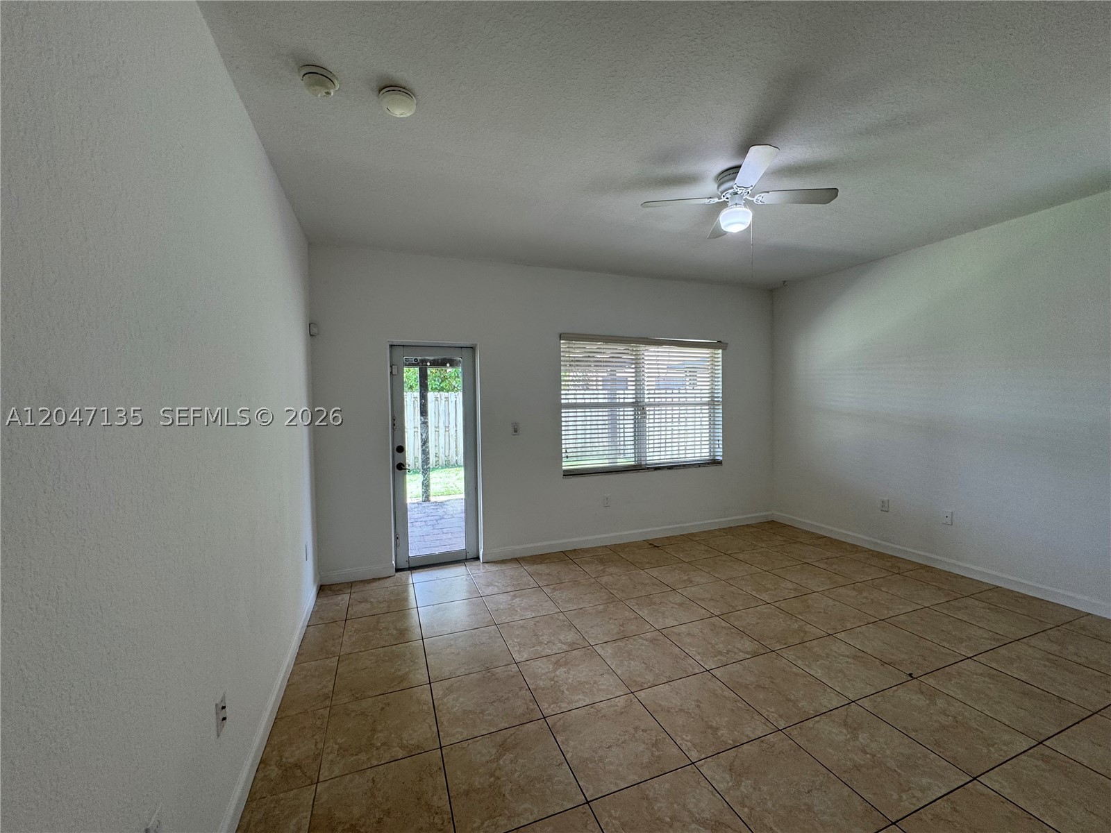 2356 Ne 3rd Ct 2356 Property Photo 3
