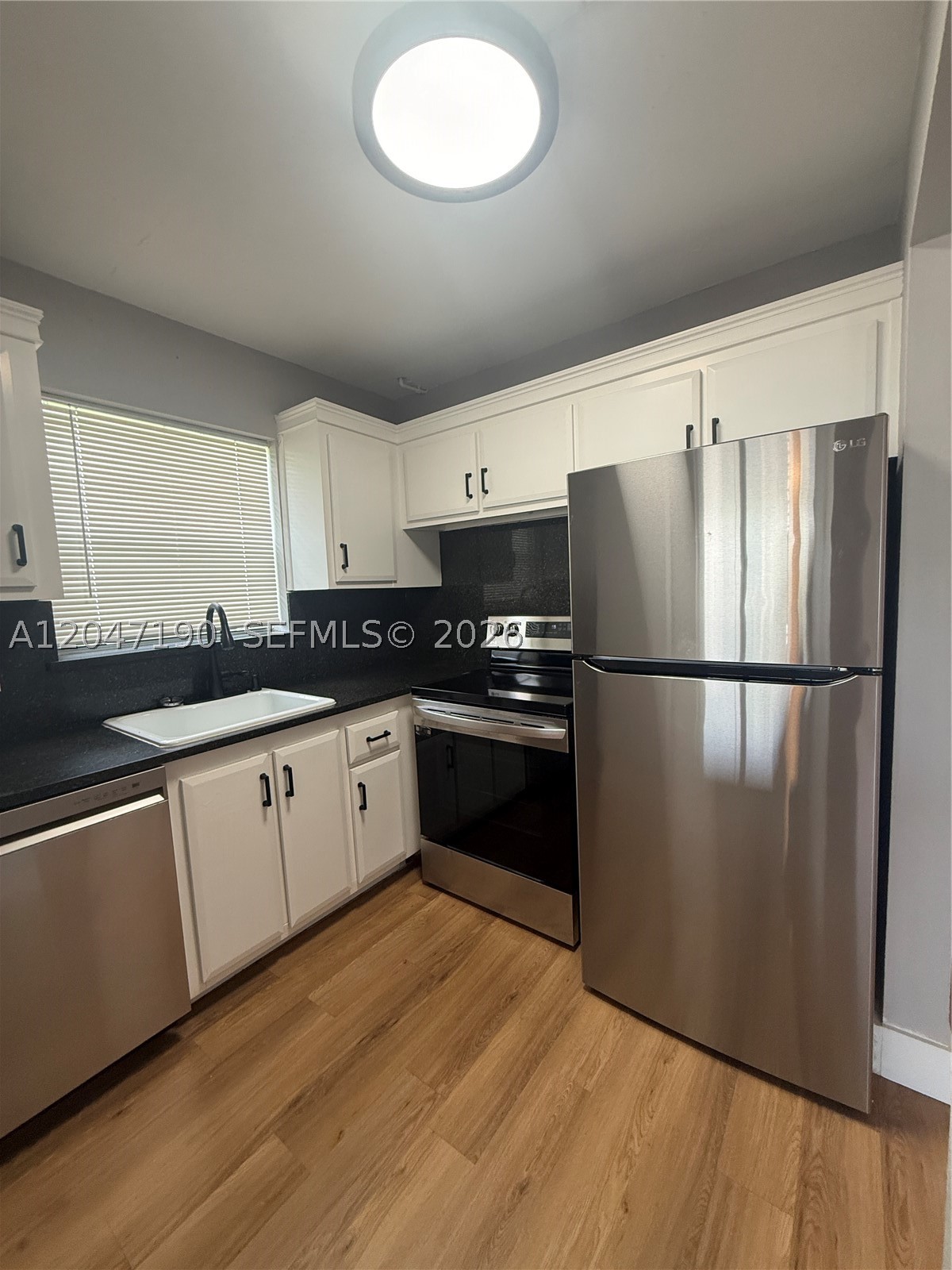 21 Windsor B B Property Photo 6