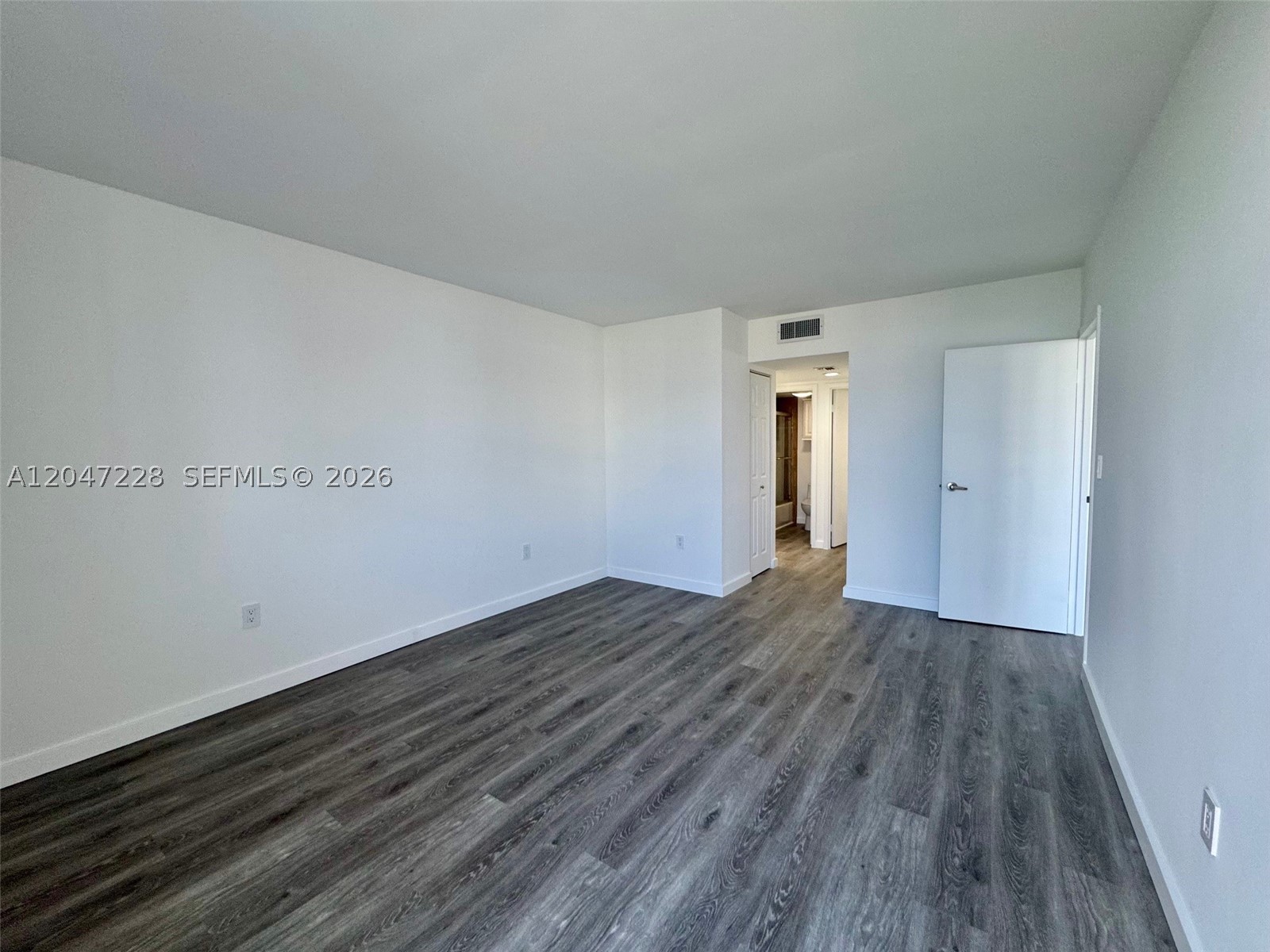 3675 N Country Club Dr 2007 Property Photo 17