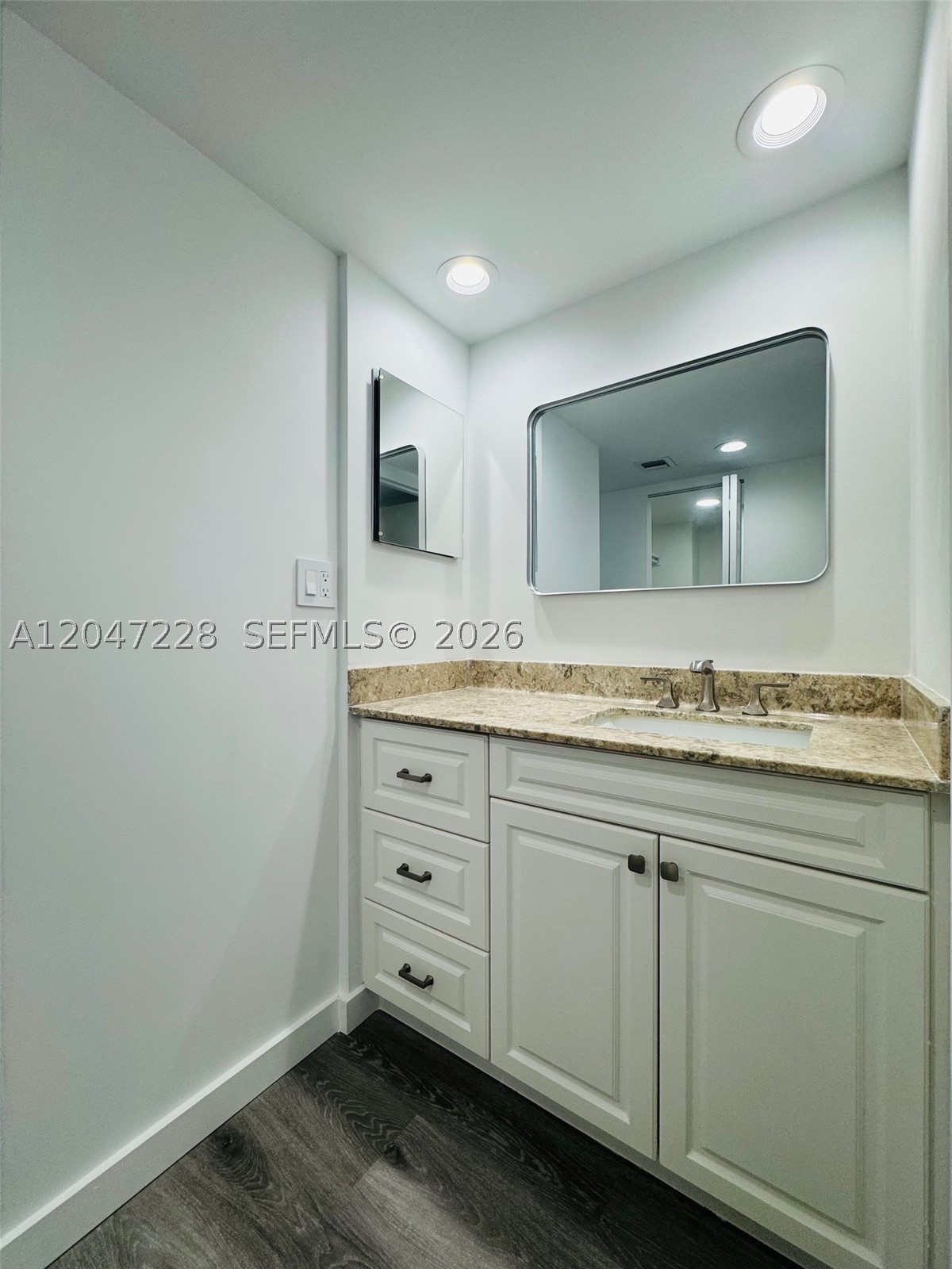 3675 N Country Club Dr 2007 Property Photo 22