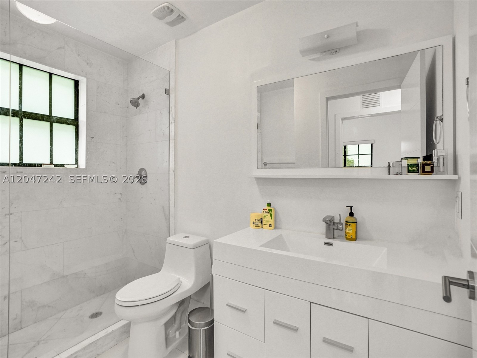1901 S Le Jeune Rd 2 Property Photo 7