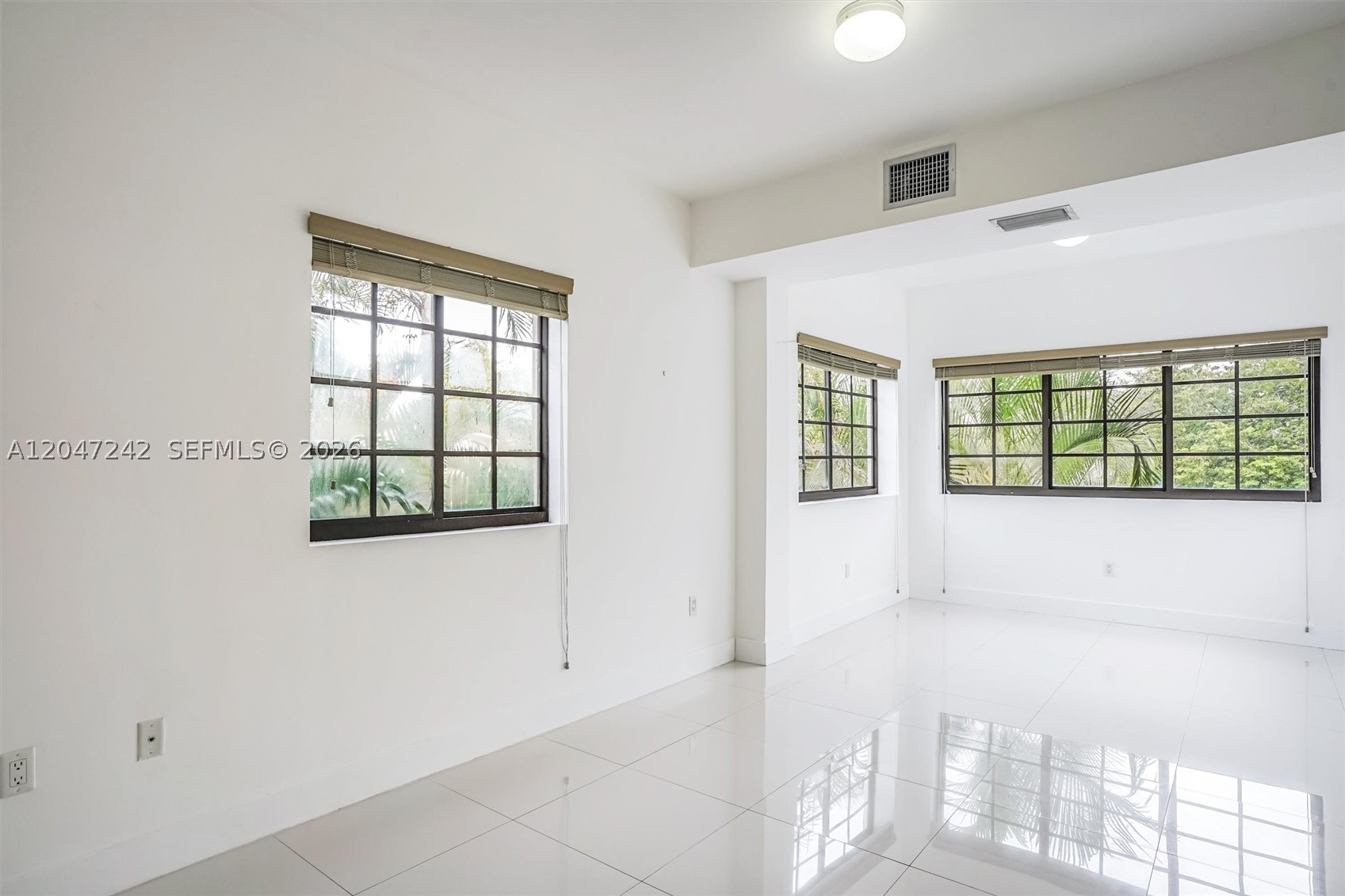 1901 S Le Jeune Rd 2 Property Photo 10