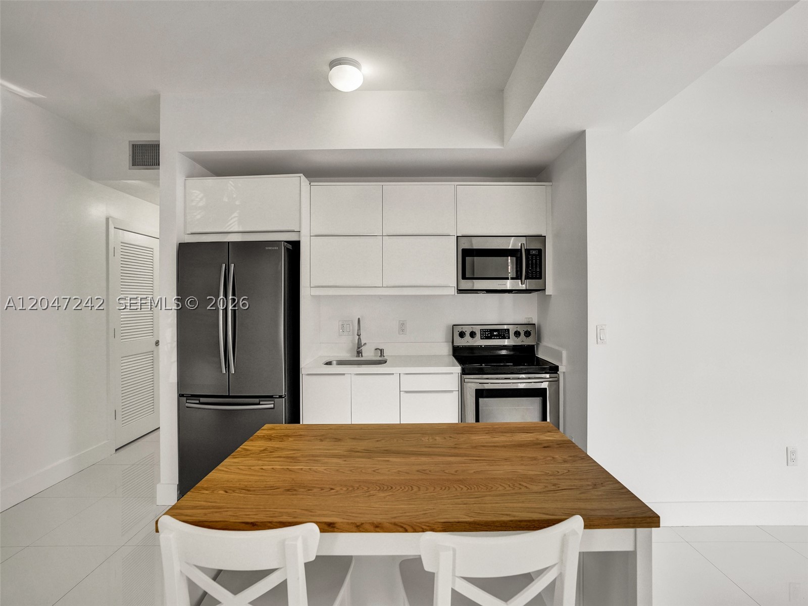 1901 S Le Jeune Rd 2 Property Photo 13
