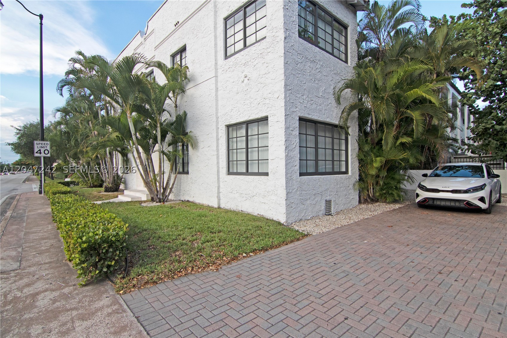 1901 S Le Jeune Rd 2 Property Photo 15
