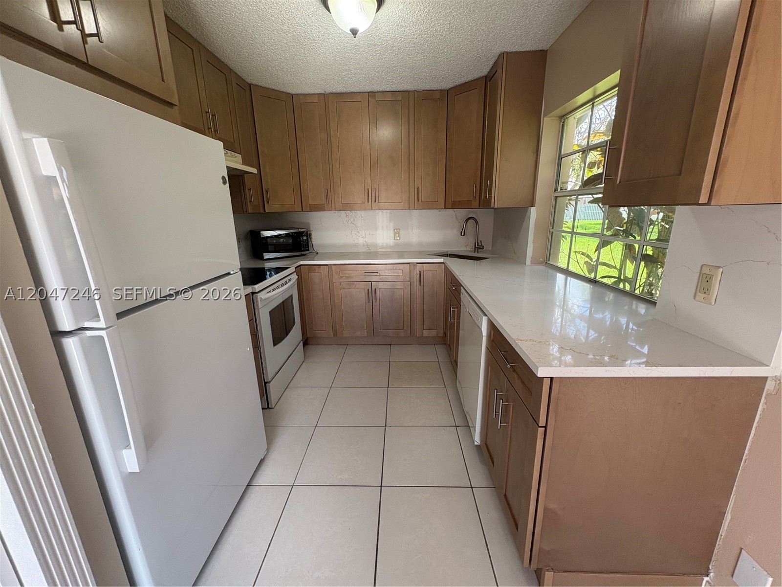 1479 Springside Dr Property Photo 3