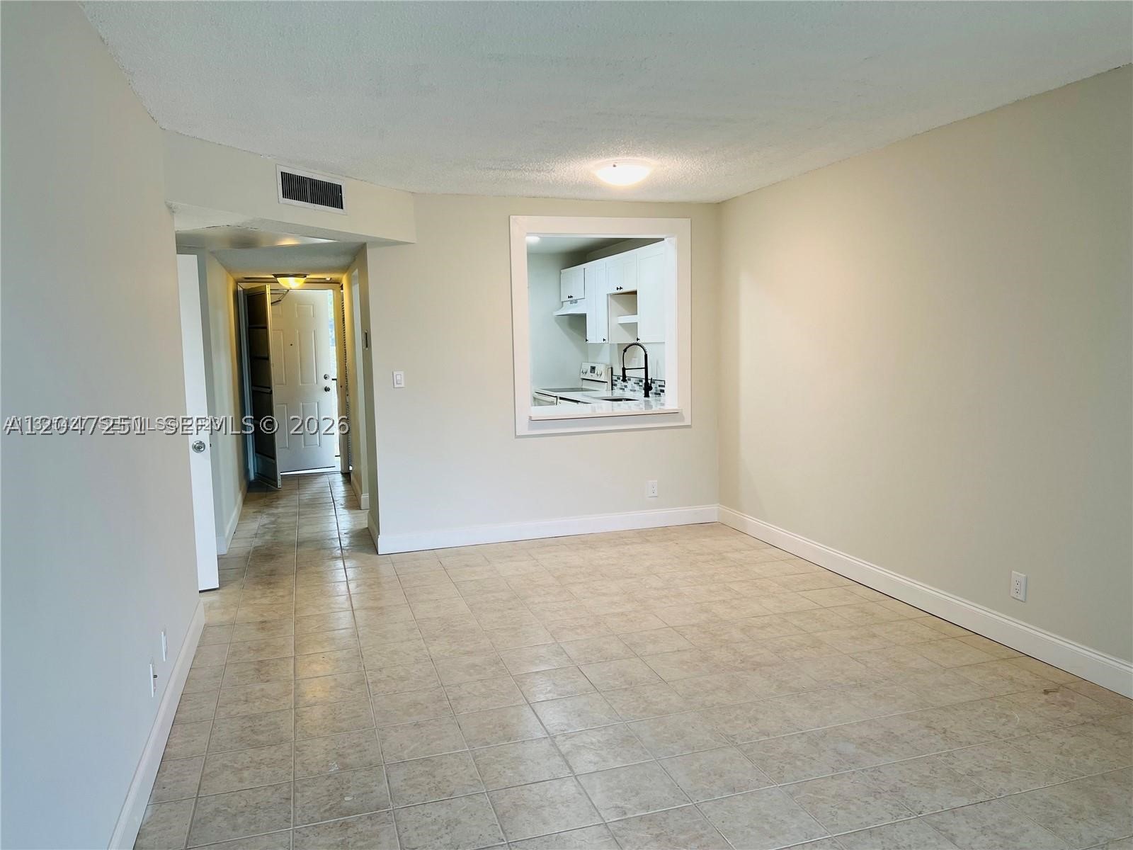8025 S Colony Cir S 210 Property Photo 3