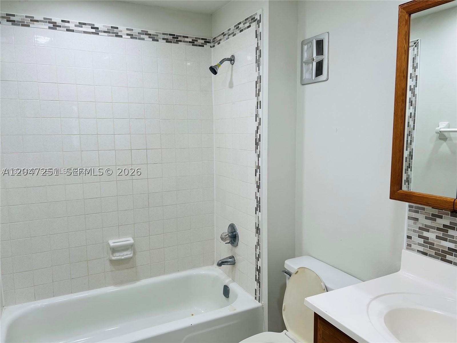 8025 S Colony Cir S 210 Property Photo 7