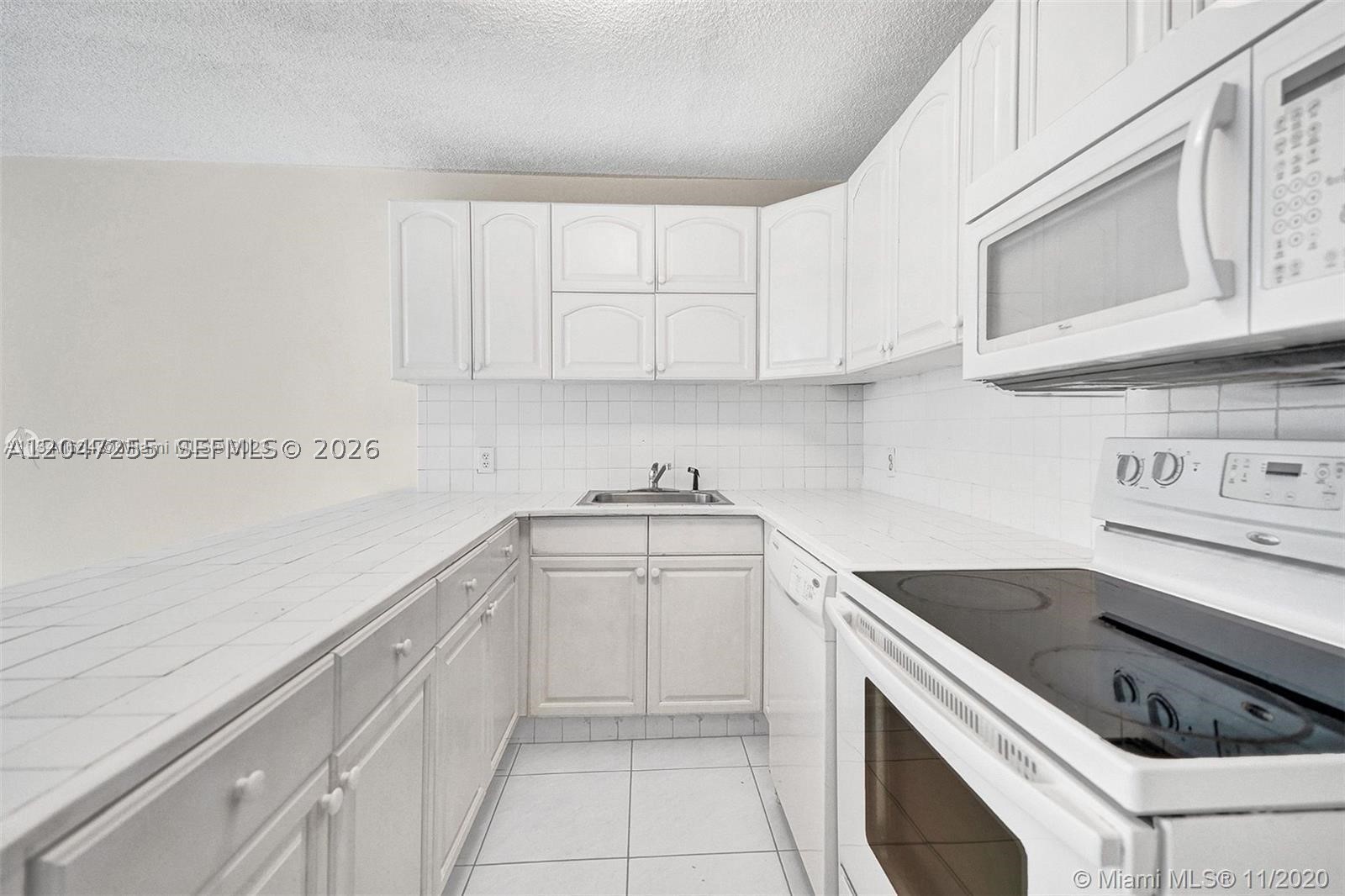 1228 West Ave 613 Property Photo 7