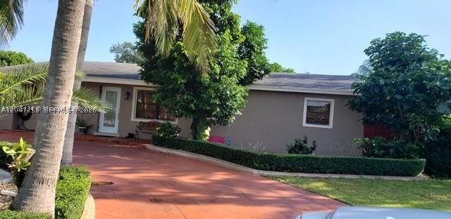 1065 Nw 15th St Property Photo 1