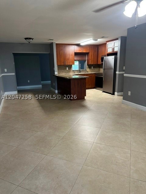 1065 Nw 15th St Property Photo 2