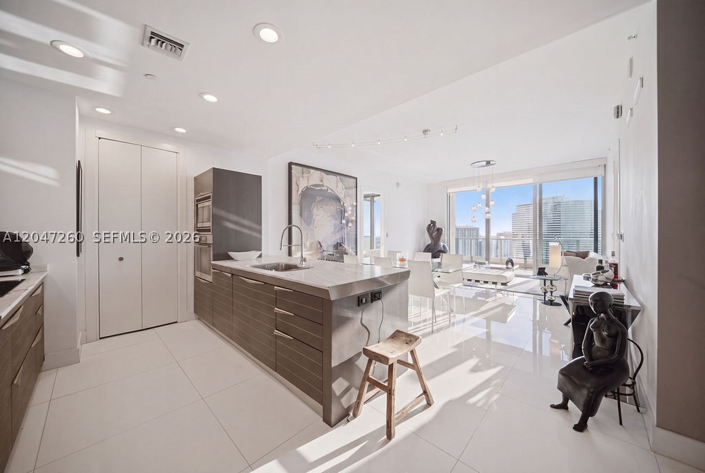 200 Biscayne Boulevard Way 5110 Property Photo 17