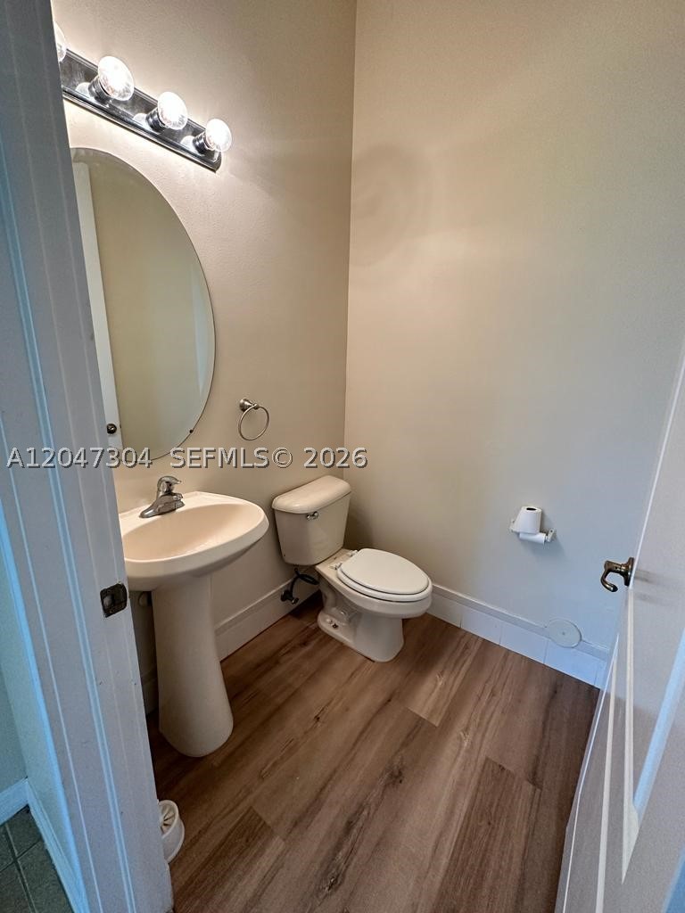 1926 Ne 3rd Ct 1926 Property Photo 6