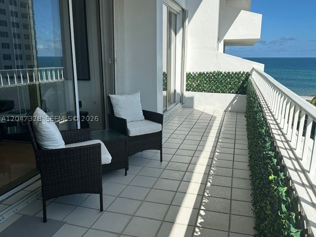 199 Ocean Lane Dr 903 Property Photo 1