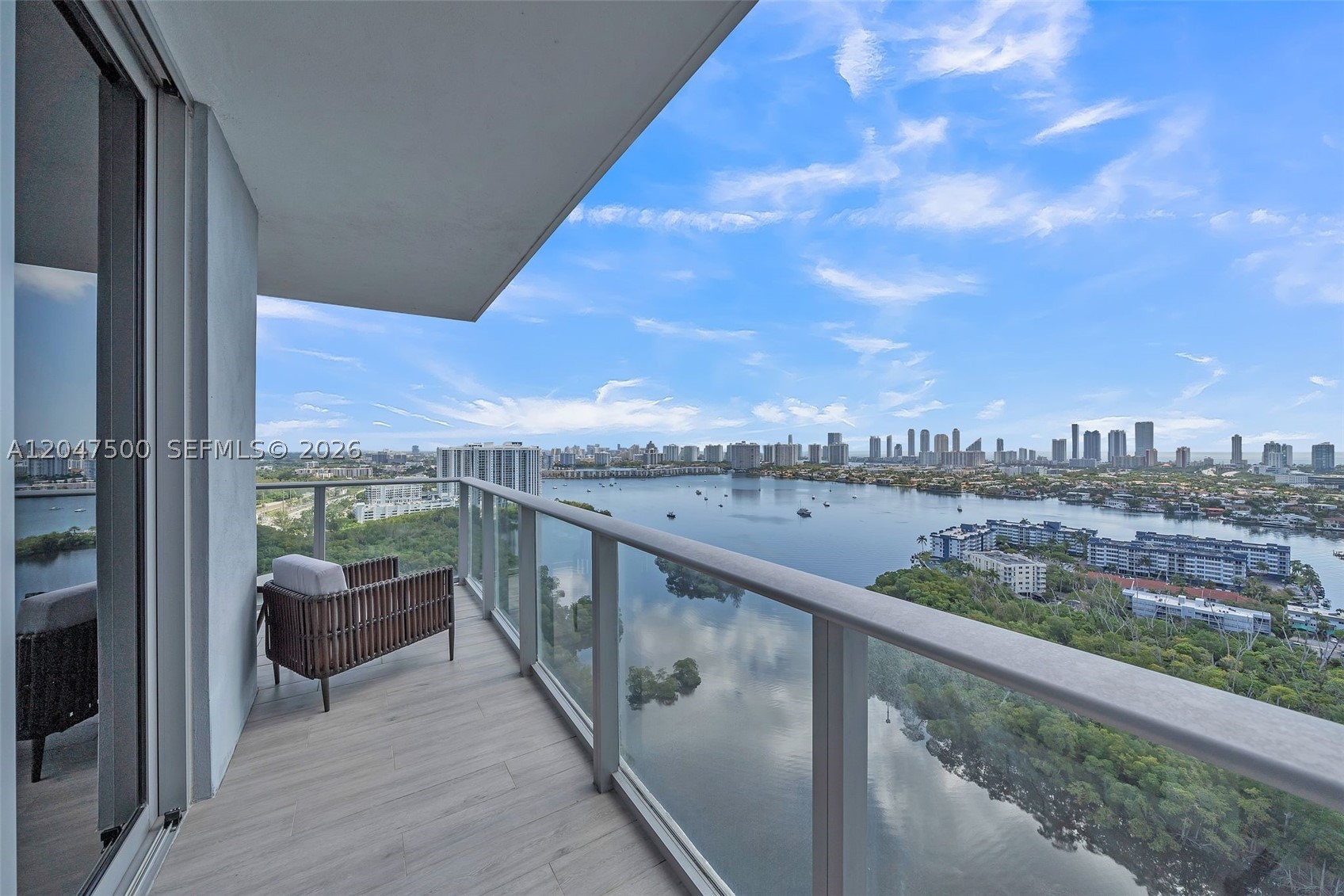 16385 Biscayne Blvd 2707 Property Photo 1