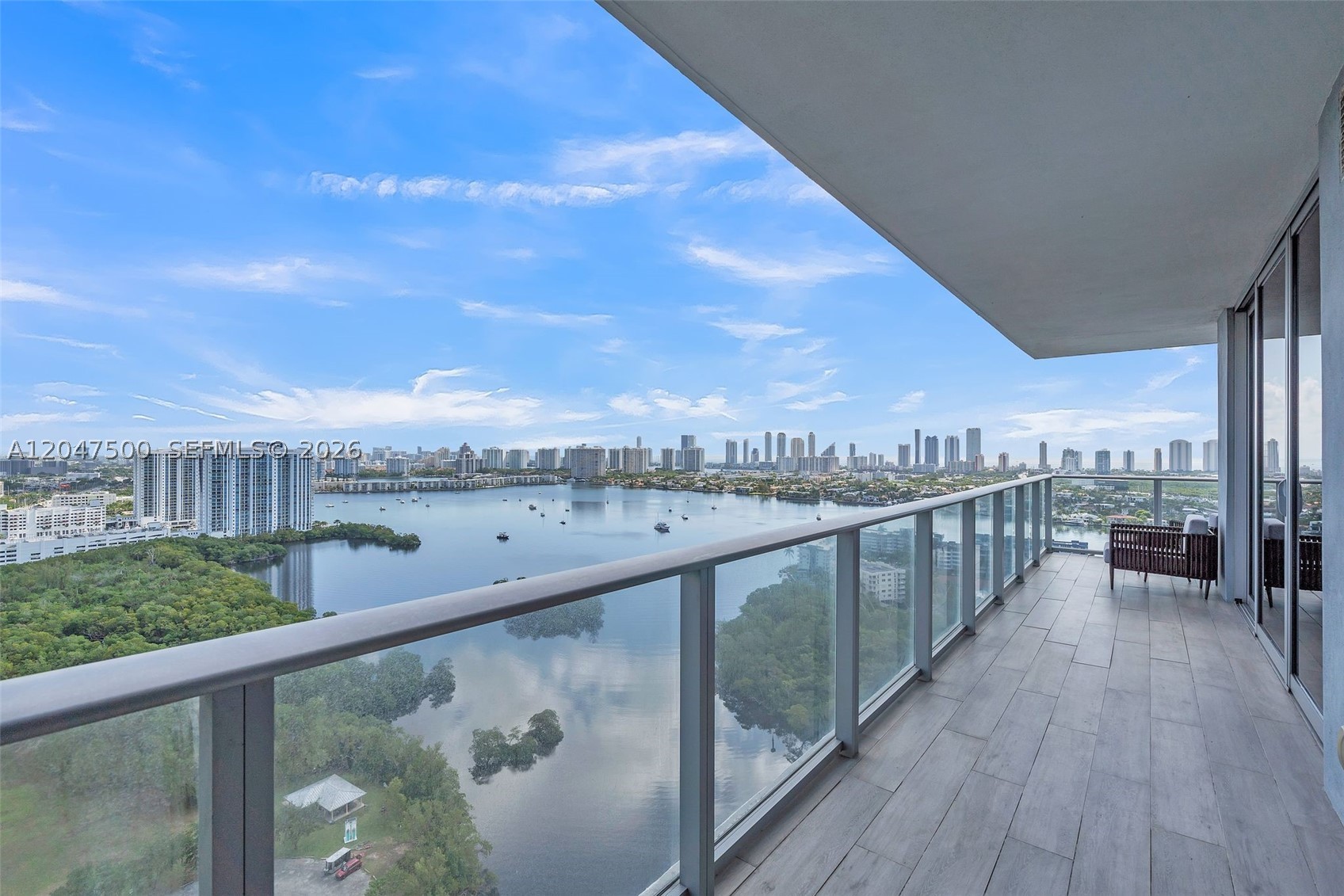 16385 Biscayne Blvd 2707 Property Photo 2