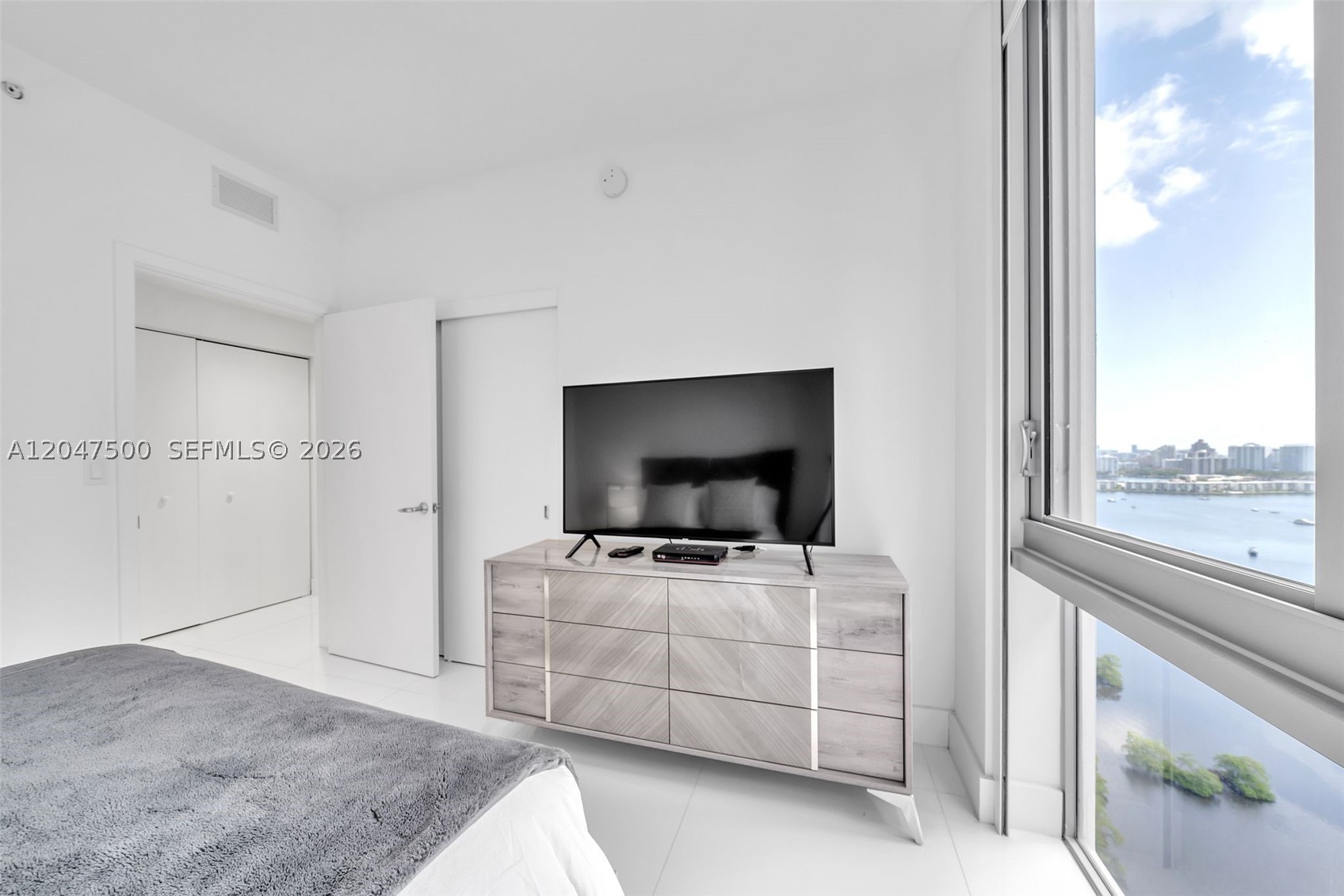 16385 Biscayne Blvd 2707 Property Photo 23