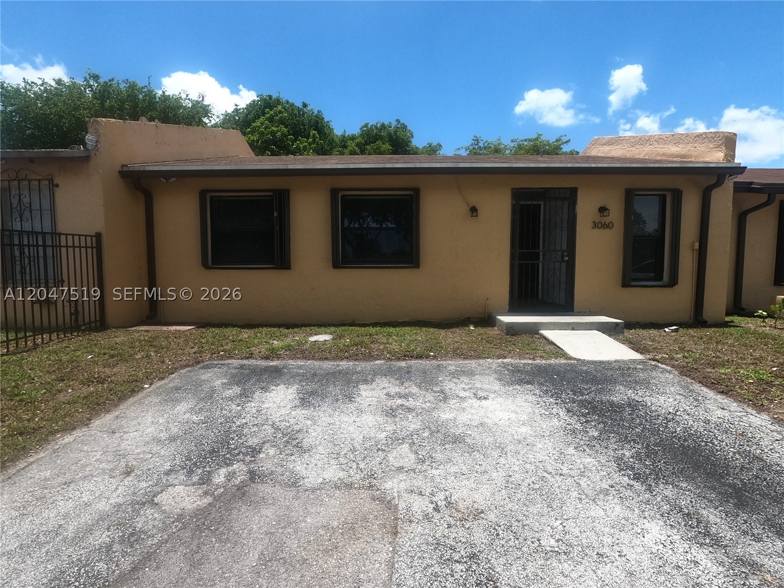 3060 NW 204th Ln Property Photo 1