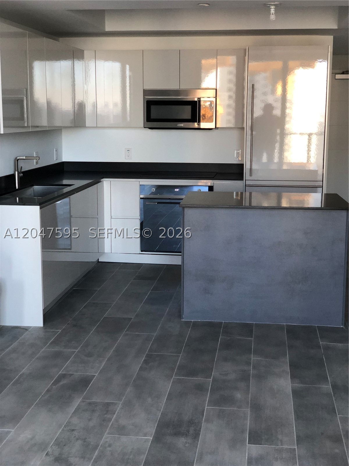 1010 Brickell Ave 3709 Property Photo 7
