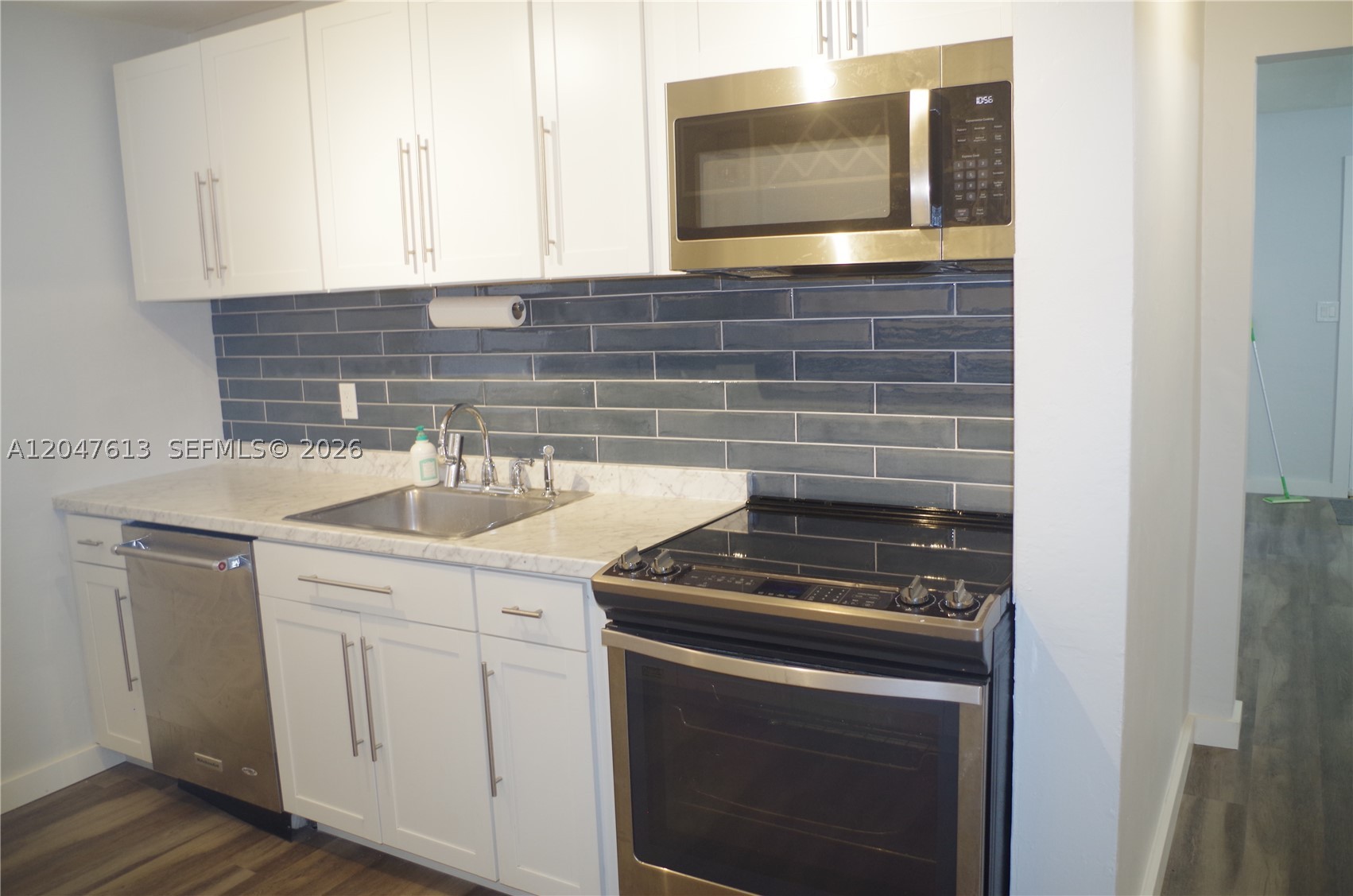 5465 N Andrews Ave Property Photo 5