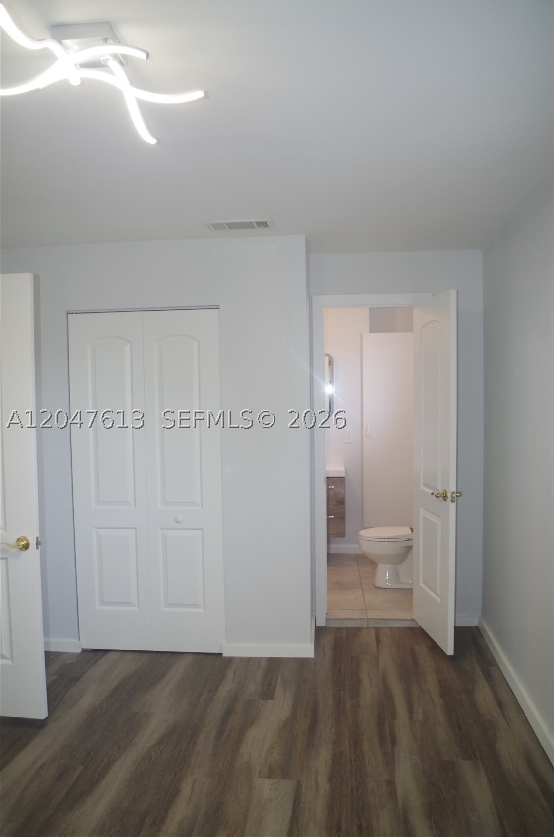 5465 N Andrews Ave Property Photo 15