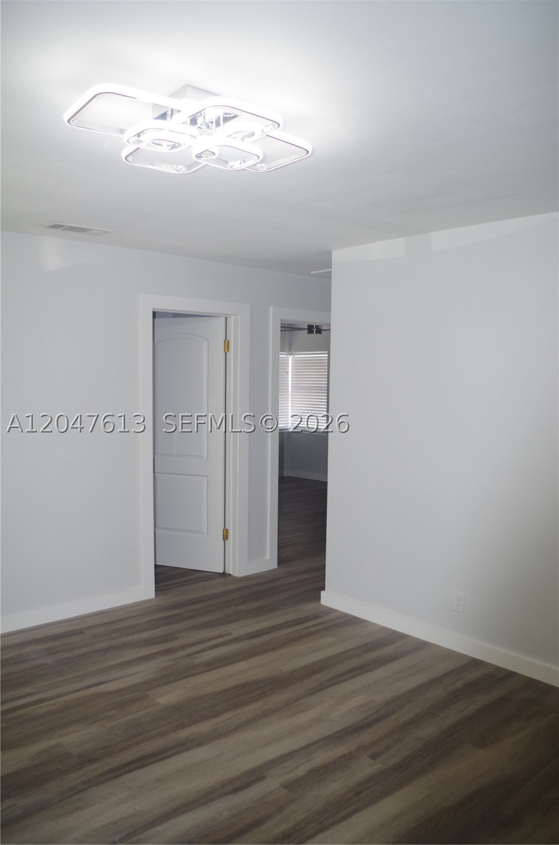 5465 N Andrews Ave Property Photo 18