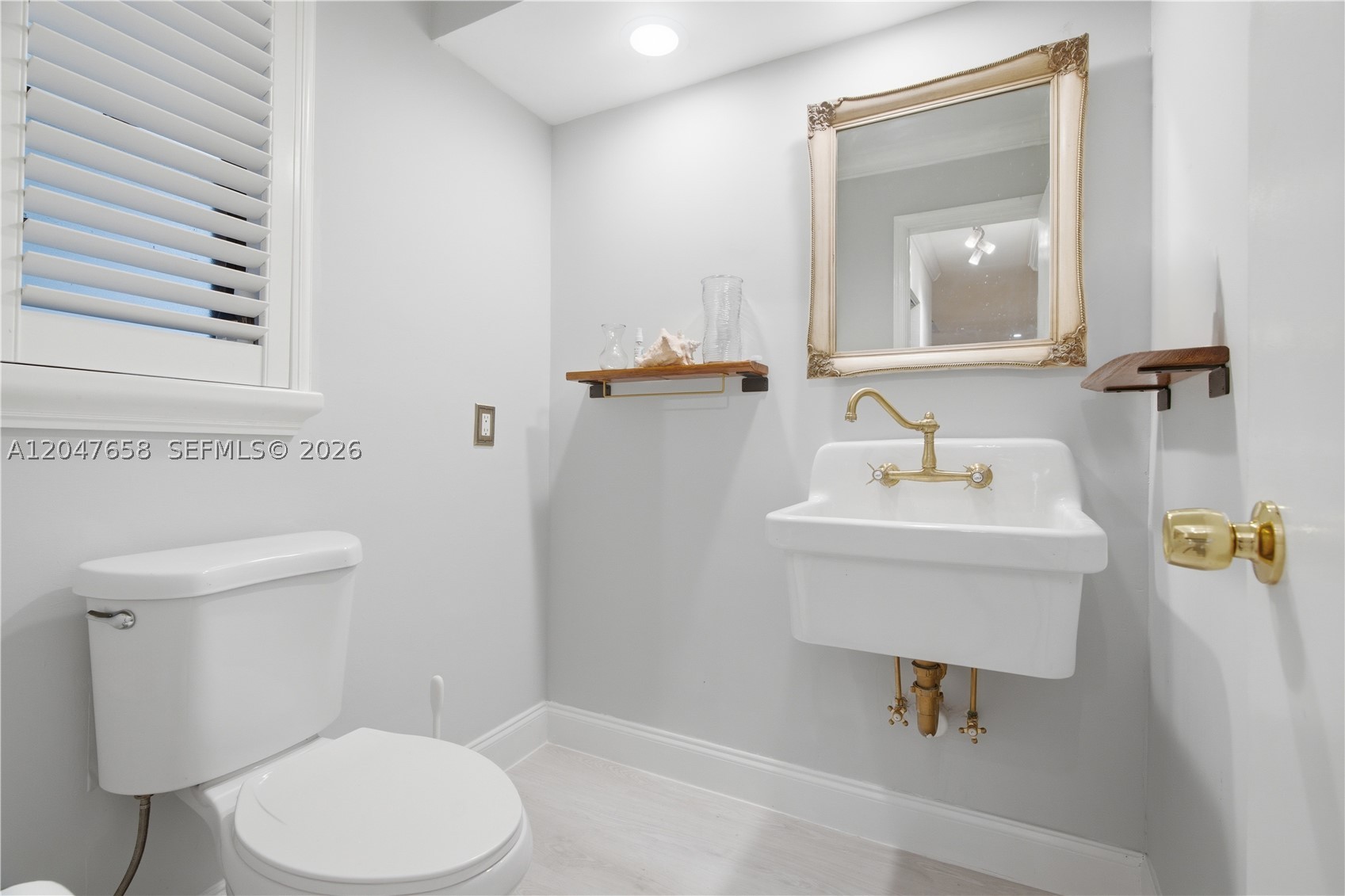 2822 N 34th Ave Property Photo 10