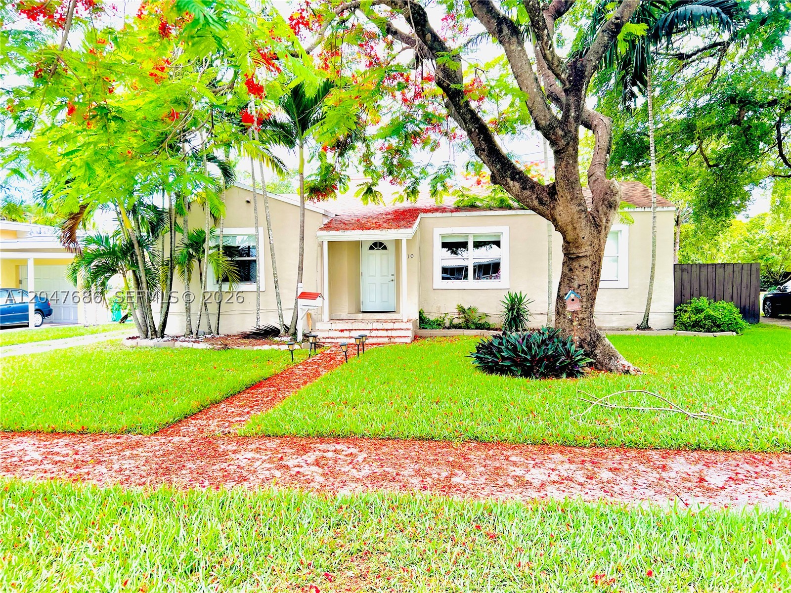410 Pinecrest Dr 1 Property Photo 3
