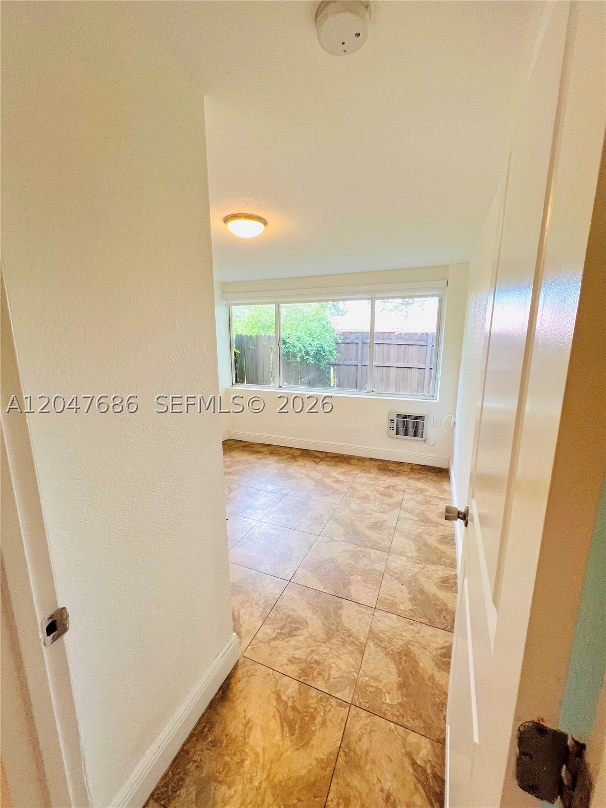 410 Pinecrest Dr 1 Property Photo 4