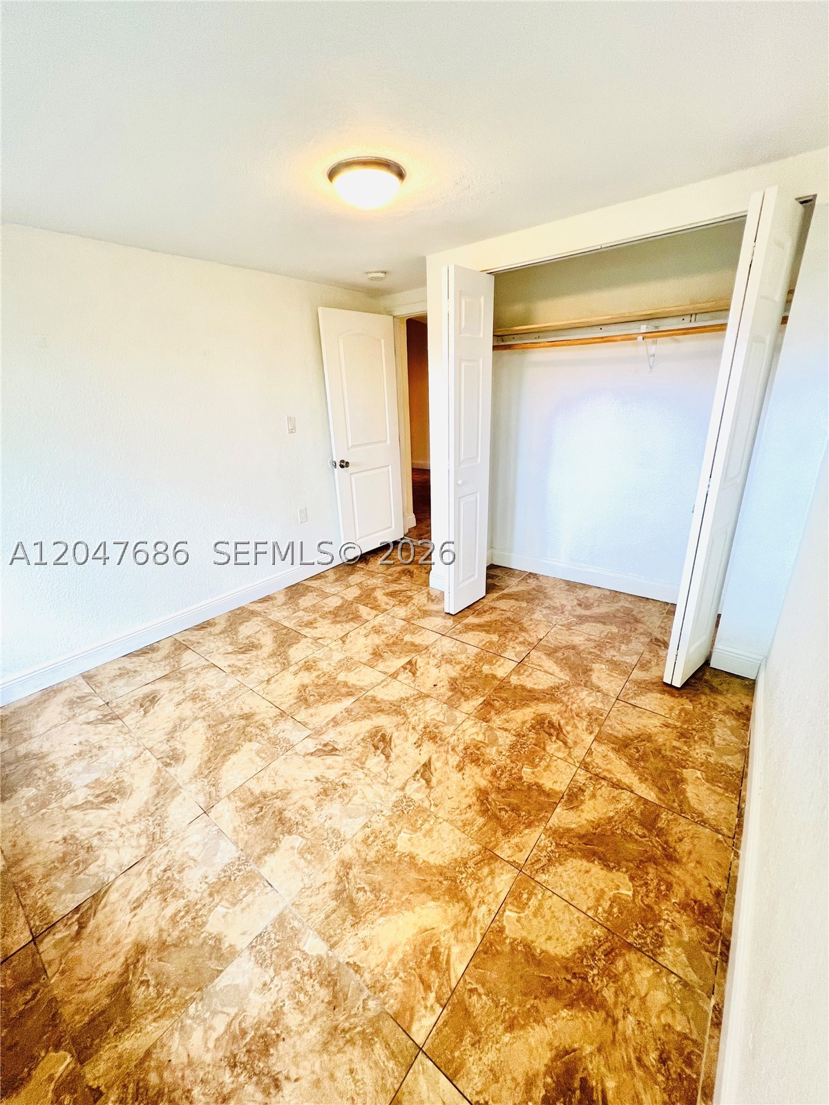 410 Pinecrest Dr 1 Property Photo 5