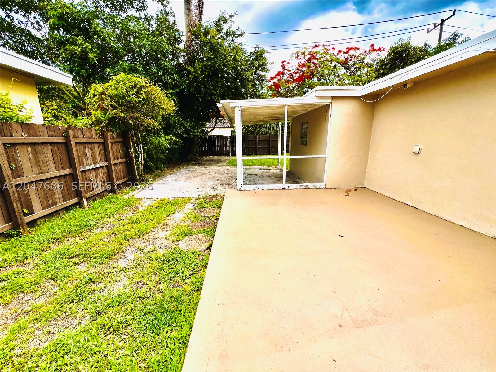 410 Pinecrest Dr 1 Property Photo 12