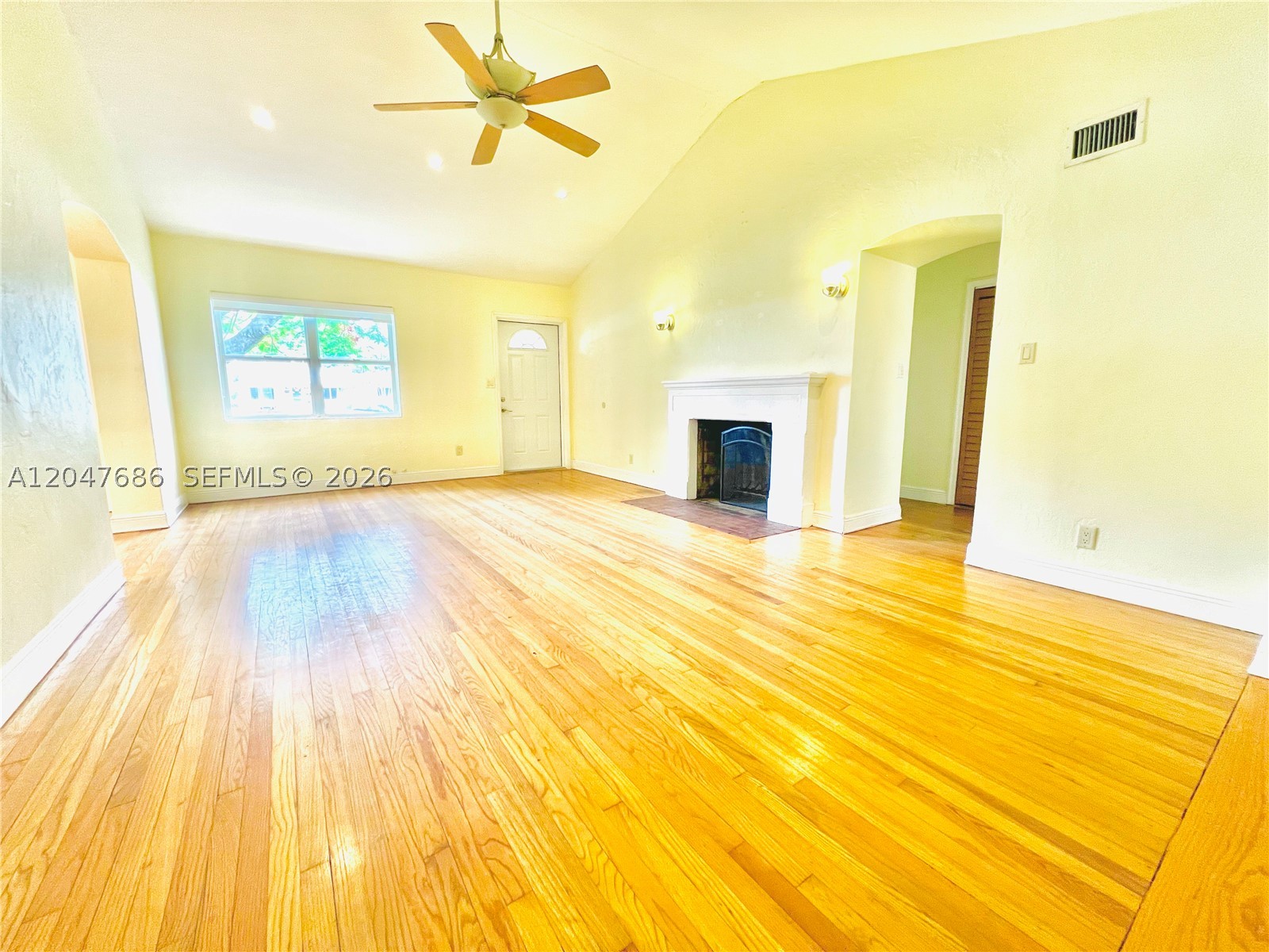 410 Pinecrest Dr 1 Property Photo 20