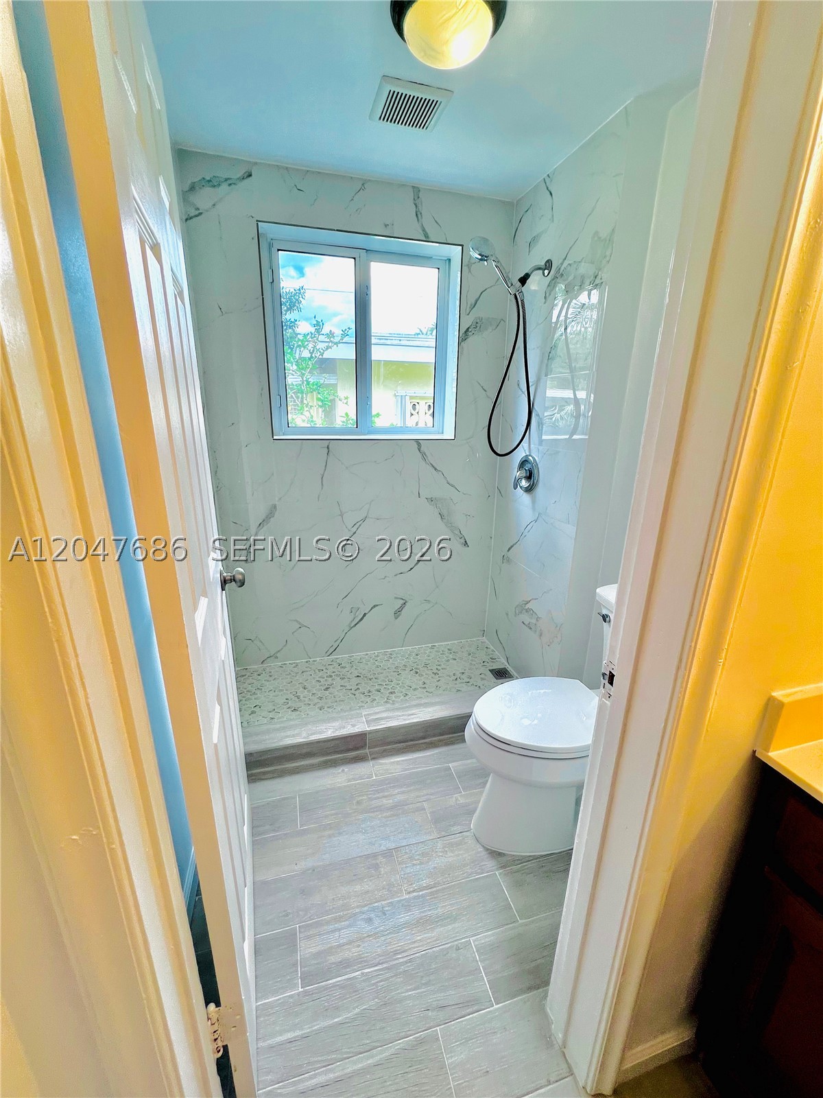 410 Pinecrest Dr 1 Property Photo 29
