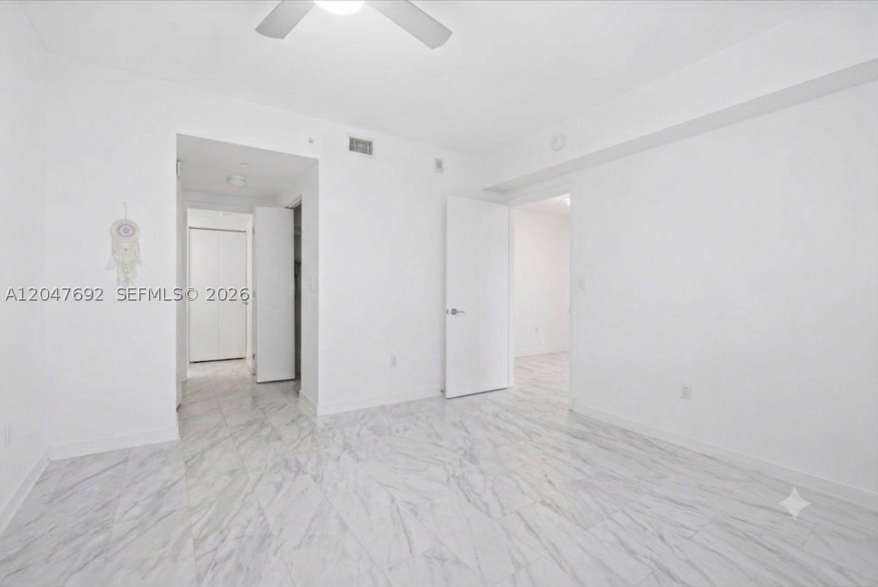488 Ne 18th St 1806 Property Photo 18