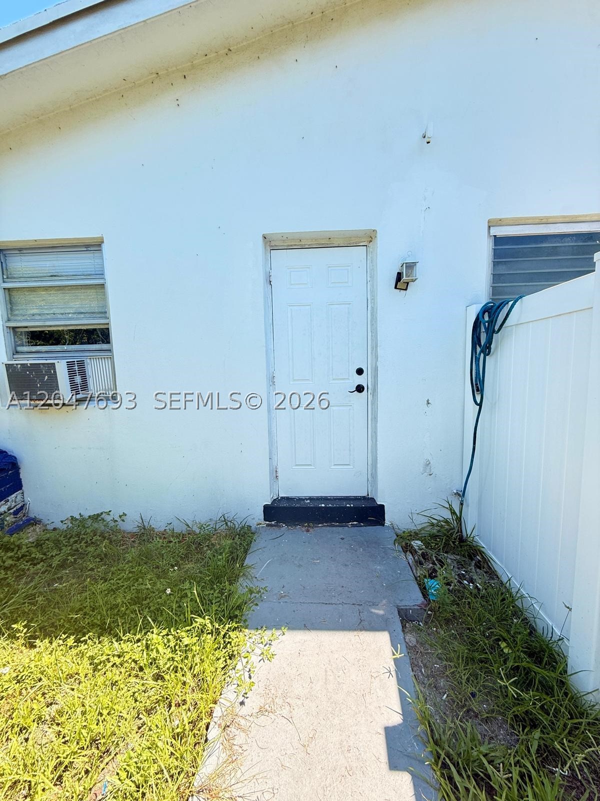 301 9th St 1 Property Photo 1