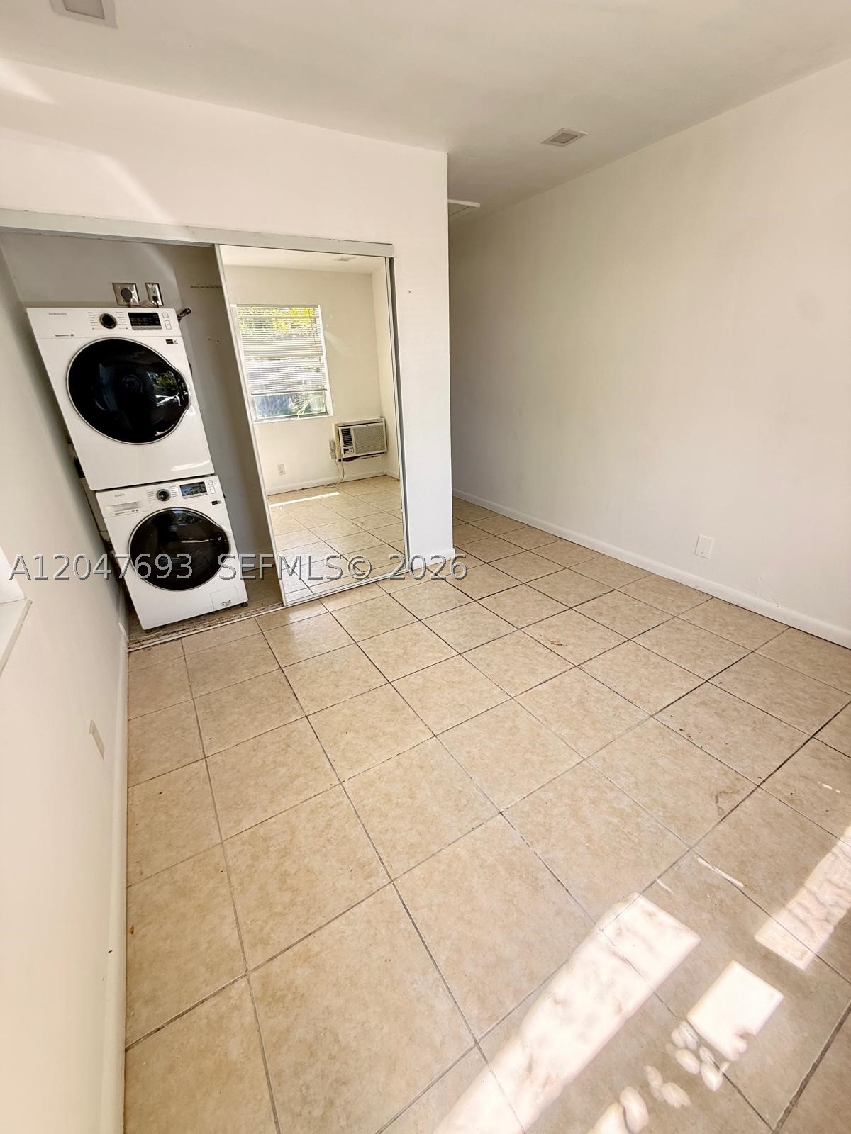 301 9th St 1 Property Photo 11
