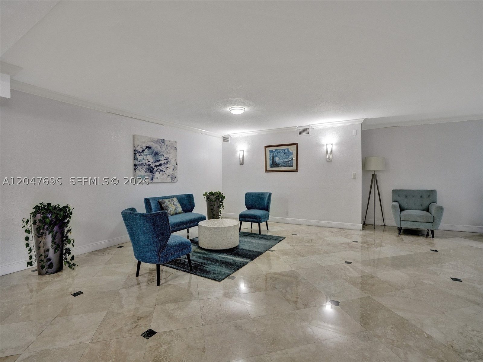 800 Parkview Dr 131 Property Photo 4