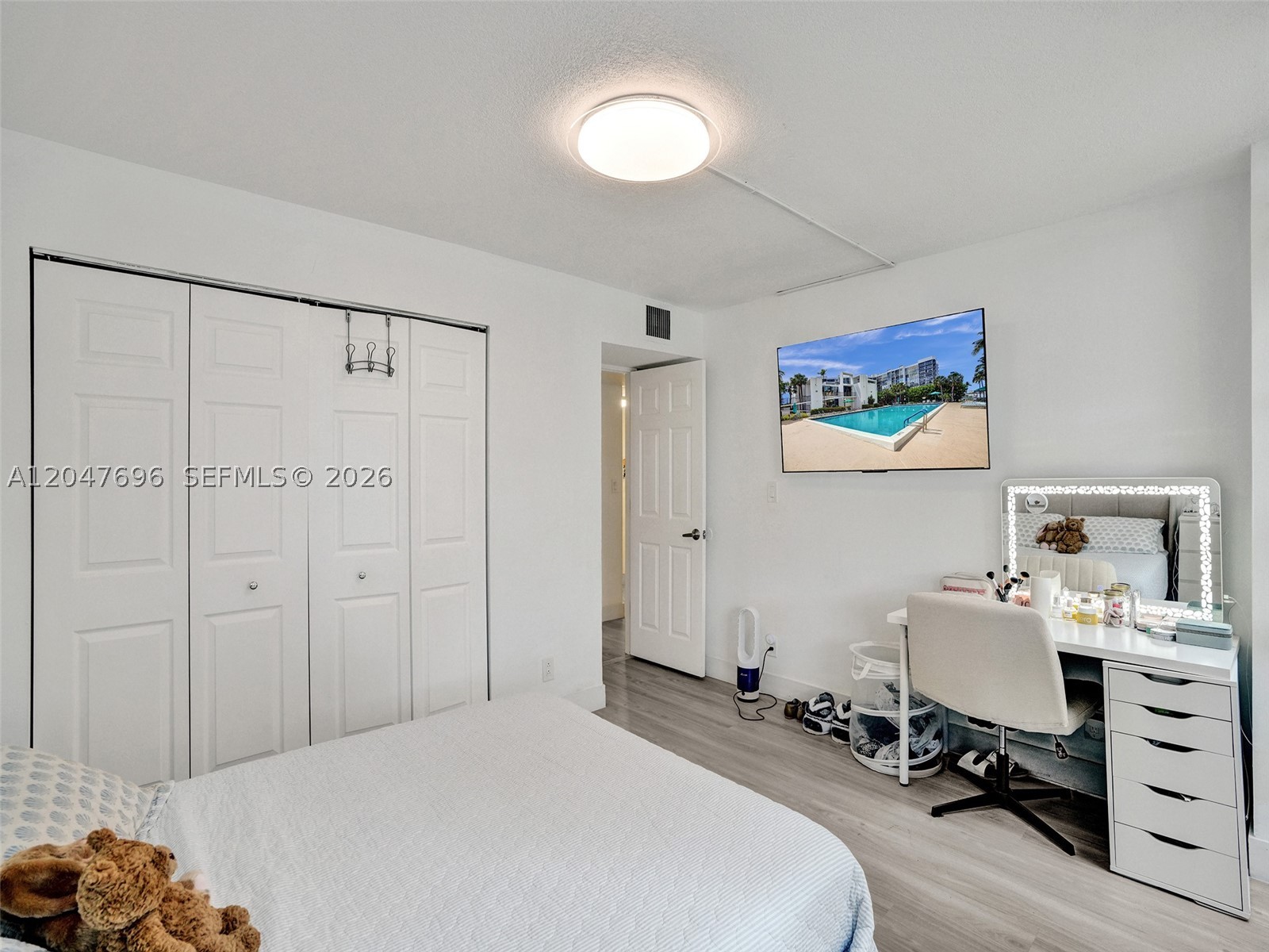 800 Parkview Dr 131 Property Photo 15