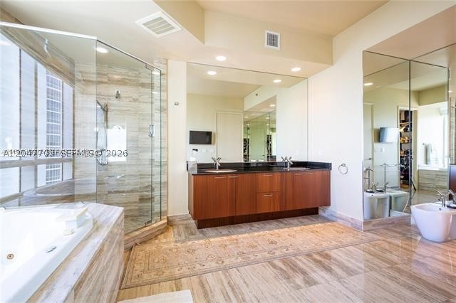16001 Collins Ave 1106 Property Photo 19